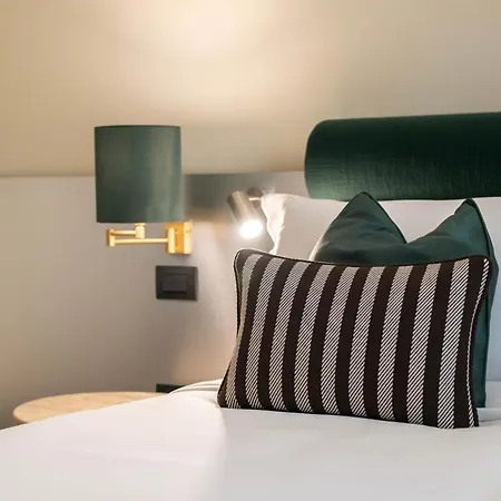 The Couper Umilta 3*